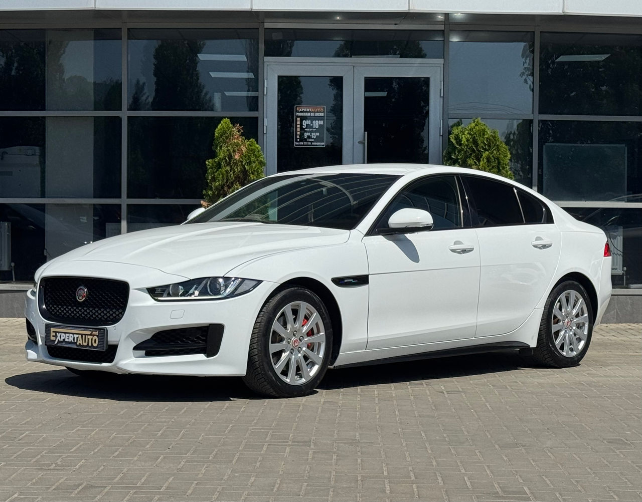 Jaguar XE